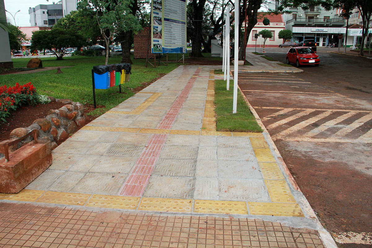 PADRONIZAÇÃO DOS PASSEIOS PÚBLICOS ESTÁ EM ESTUDO